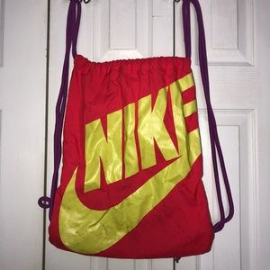 NIKE GYM BAG